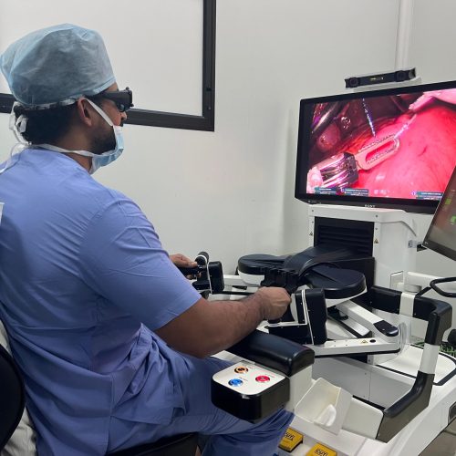 advanced robotic cancer surgery demonstration by surgical oncologist Chennai
